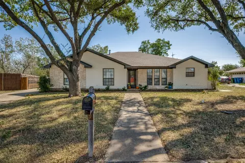 212 Diane Dr, Sanger, TX 76266