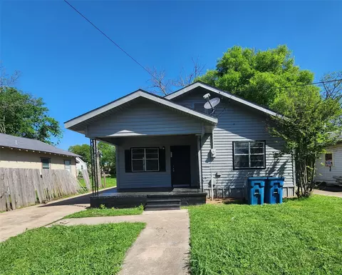 805 E Palestine St, Mexia, TX 76667