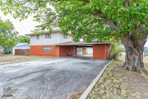 1150 W Lake Dr, Hamlin, TX 79520