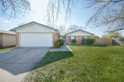 7325 Catbrier Ct, Fort Worth, TX 76137