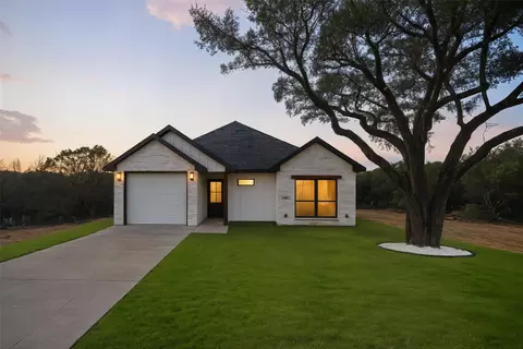921 Thicket Trl, Granbury, TX 76048