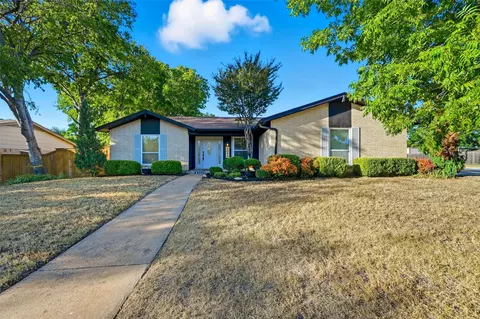 5645 Macrae St, Haltom City, TX 76148
