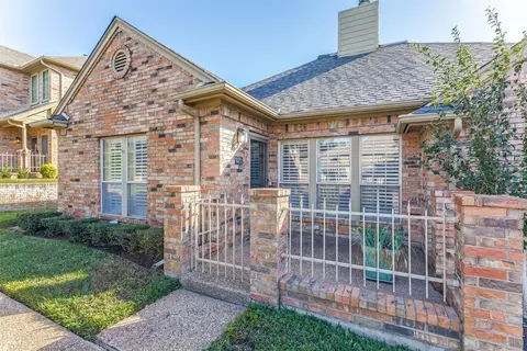 1218 Wooded Trl, Hurst, TX 76053