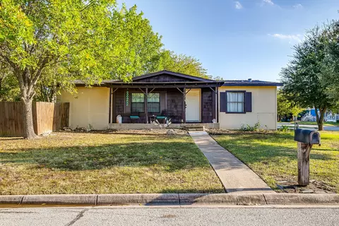 1316 Wood Dr, Mansfield, TX 76063