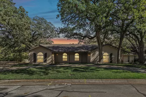 2319 Brookside Dr, Arlington, TX 76012