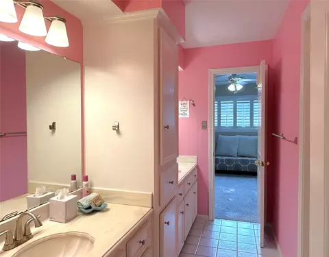 Bath - 9547 Enstone Cir, Spring, TX 77379 photo 5 of 5