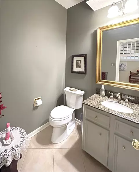 Bath - 9547 Enstone Cir, Spring, TX 77379 photo 1 of 5