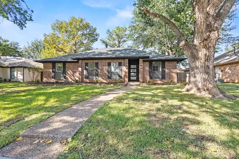109 Lansdowne Cir, Coppell, TX 75019