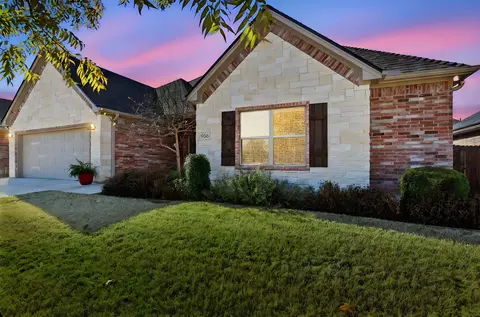 906 Chestnut Grove Dr, Cleburne, TX 76033