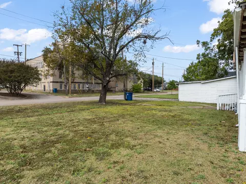 Exterior - 301 E Main St, Itasca, TX 76055 photo 4 of 9