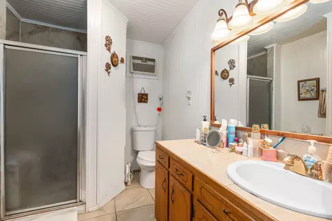 Bath - 301 E Main St, Itasca, TX 76055 photo 1 of 2