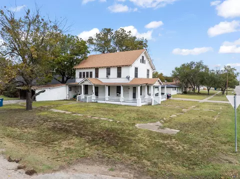 Exterior - 301 E Main St, Itasca, TX 76055 photo 2 of 9