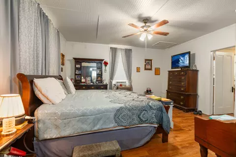Bedroom - 301 E Main St, Itasca, TX 76055 photo 2 of 5