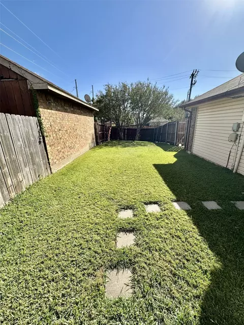 Exterior - 1624 Hackamore St, Mesquite, TX 75149 photo 7 of 10