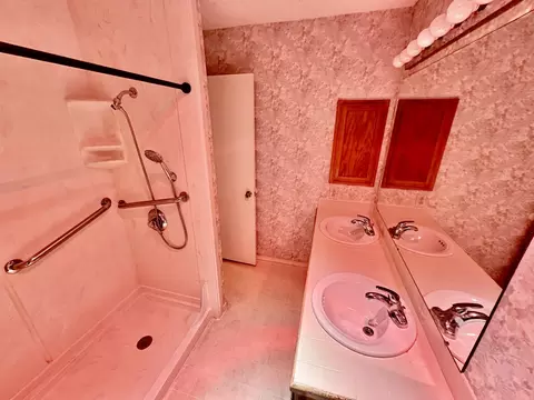 Bath - 1624 Hackamore St, Mesquite, TX 75149 photo 3 of 5