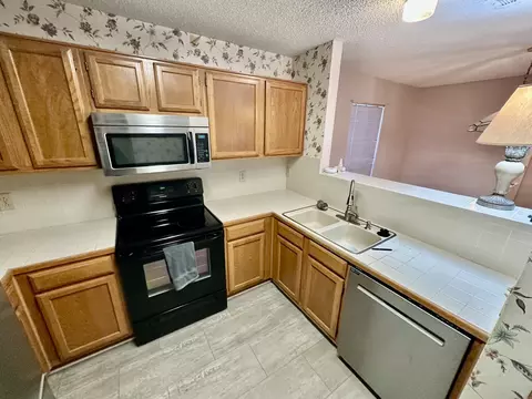 Kitchen - 1624 Hackamore St, Mesquite, TX 75149 photo 2 of 4