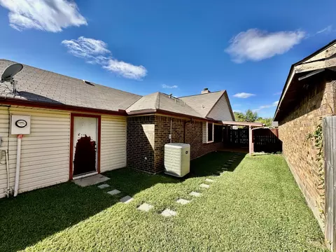 Exterior - 1624 Hackamore St, Mesquite, TX 75149 photo 8 of 10