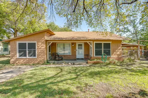 1005 Usher St, Benbrook, TX 76126