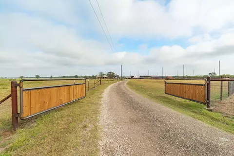 12194 Gholson Rd, Waco, TX 76705 photo 7