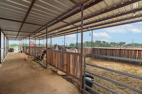 12194 Gholson Rd, Waco, TX 76705 photo 10