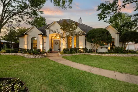 1104 Garry Lynne Dr, Colleyville, TX 76034