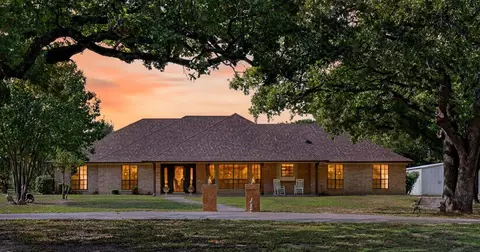 8009 Wood Ln, Terrell, TX 75160