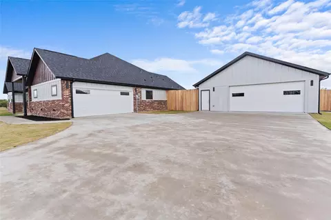 1137 County Road 4104, Greenville, TX 75401