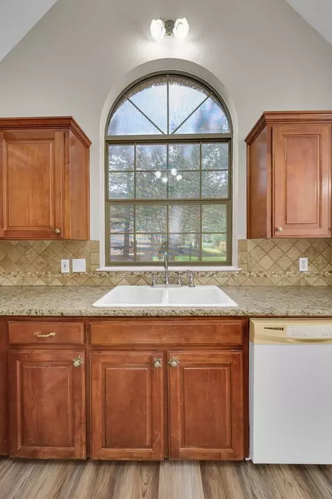3900 Fox Ridge Rd, Lorena, TX 76655 photo 11