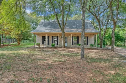 3900 Fox Ridge Rd, Lorena, TX 76655