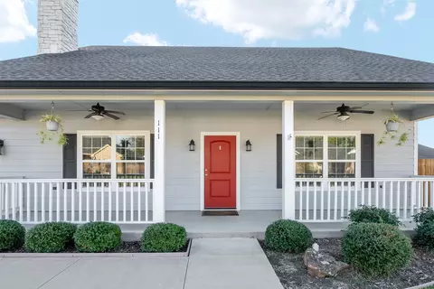 Exterior - 111 Bexar St, Mabank, TX 75147 photo 2 of 6