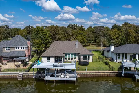 250 E St Andrews Dr, Mabank, TX 75156