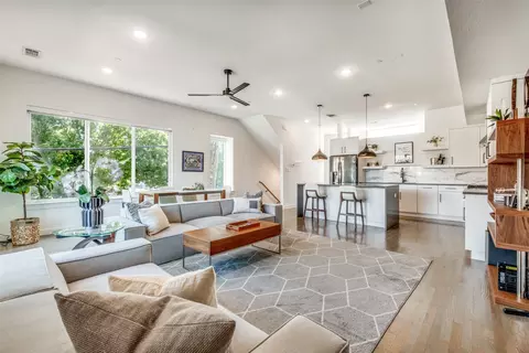 1901 N Carroll Ave #105, Dallas, TX 75204