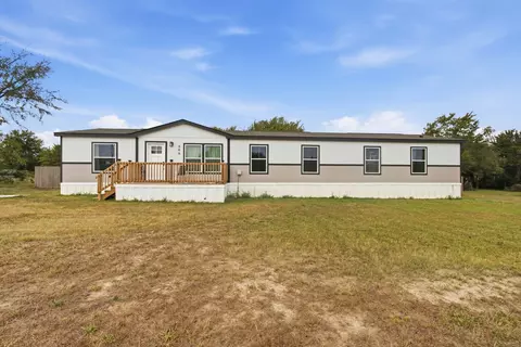 308 Largo St, Bonham, TX 75418