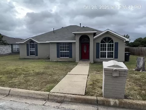 10505 Lone Pine Ln, Fort Worth, TX 76108