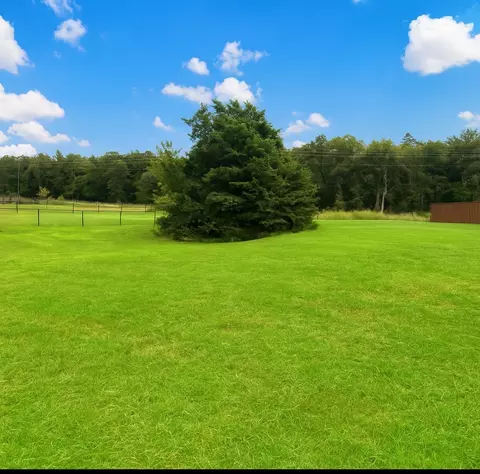 102 Shoshone Cv, Gainesville, TX 76240