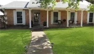 7218 Chinaberry Rd, Dallas, TX 75249