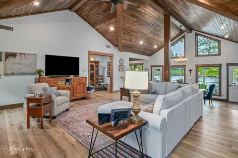 Living - 335 Coleman Loop, Homer, LA 71040 photo 1 of 4