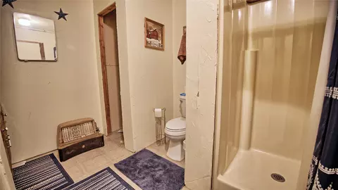 Bath - 712 Front St, Sunset, TX 76270 photo 3 of 3