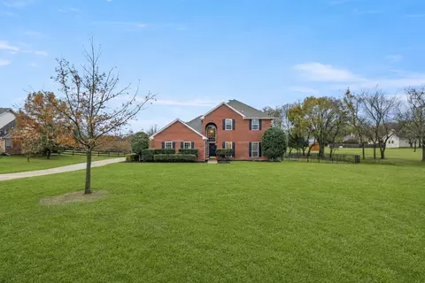 1915 Thornberry Dr, Melissa, TX 75454