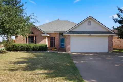 724 Remington Dr, Cleburne, TX 76033