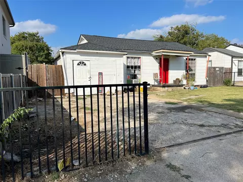 4423 Hopkins Ave, Dallas, TX 75209