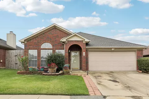 834 Ponselle Dr, Arlington, TX 76001
