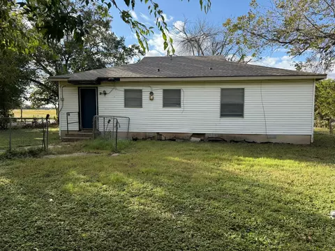 Exterior - 4216 Knoll Dr, Waco, TX 76708 photo 3 of 3