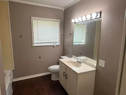 Bath - 4216 Knoll Dr, Waco, TX 76708 photo 1 of 1