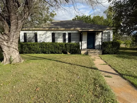 4216 Knoll Dr, Waco, TX 76708