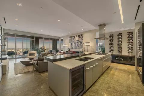 1717 Arts Plz #2202, Dallas, TX 75201