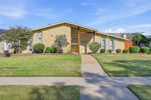 1525 Carnation Dr, Lewisville, TX 75067