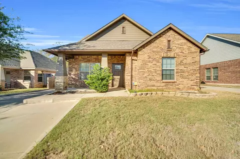 322 S Watson St, Alvarado, TX 76009