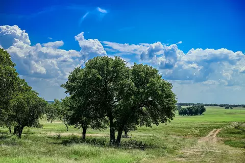 0001 W Pleasant Valley Rd, Henrietta, TX 76230