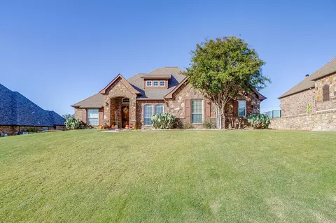 11008 Owl Creek Dr, Fort Worth, TX 76179